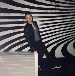 Meet your Posher, Jonathan